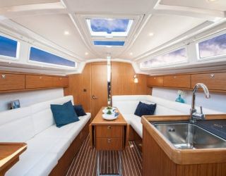 Croatia Primošten - Bavaria Yachtbau Bavaria Cruiser 33