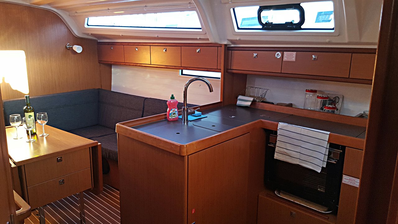 Croatia Novi Vinodolski - Bavaria Yachtbau Bavaria Cruiser 37 - 3 cab.