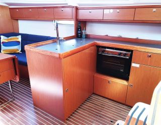 Croatia Split - Bavaria Yachtbau Bavaria Cruiser 37 - 3 cab.