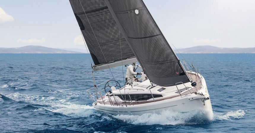 Italija Castellammare di Stabia - Bavaria Yachtbau Bavaria C38