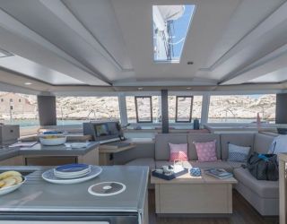 France Pin Rolland - Fountaine Pajot Fountaine Pajot Astrea 42 - 4 + 2 cab.