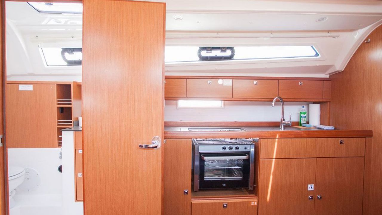 Croatia Trogir - Bavaria Yachtbau Bavaria Cruiser 41 - 3 cab.