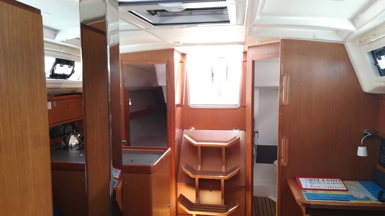 Croatia Pula - Bavaria Yachtbau Bavaria Cruiser 34 - 2 cab.