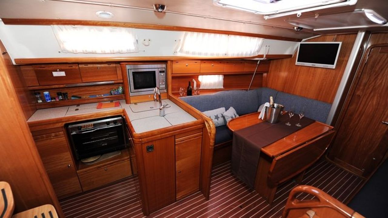 Croatia Zadar - Bavaria Yachtbau Bavaria 34 Cruiser - 2 cab.