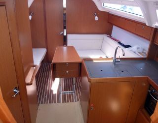 Spain Mallorca - Bavaria Yachtbau Bavaria Cruiser 37 - 3 cab.