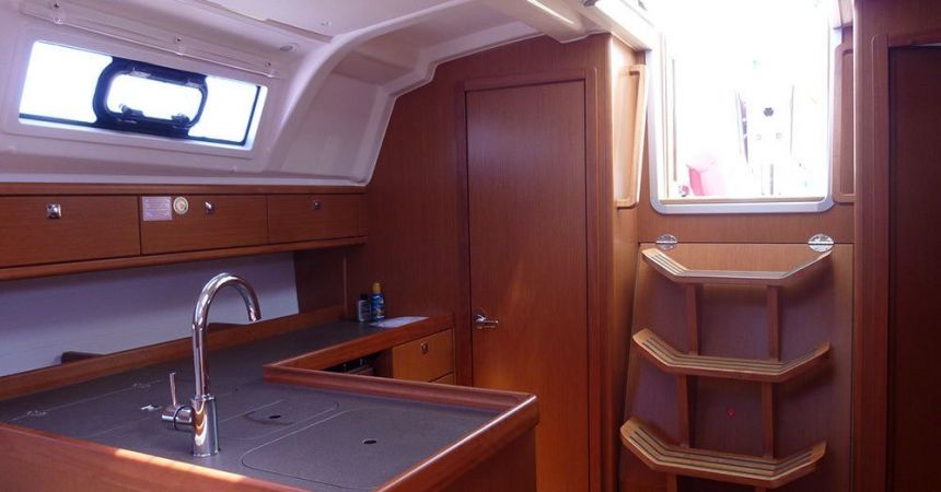 Spain Mallorca - Bavaria Yachtbau Bavaria Cruiser 37 - 3 cab.