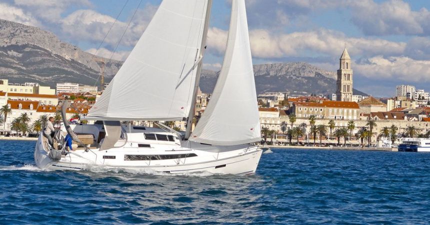 Croatia Split - Bavaria Yachtbau Bavaria Cruiser 37 - 3 cab.